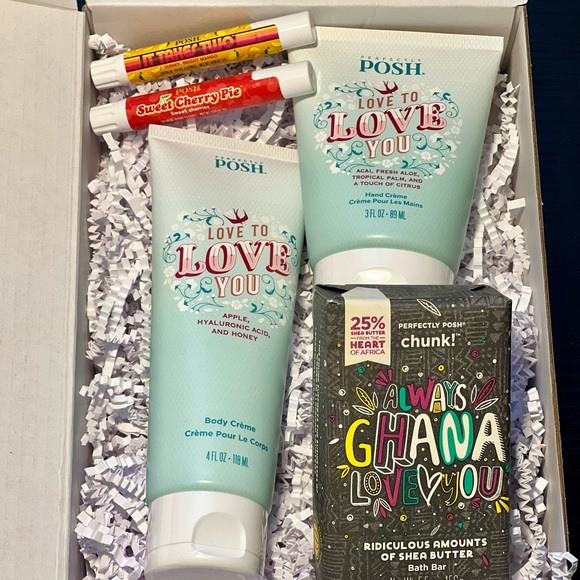 Easter/Mothers Day Special! BOGO! Posh gift sets (price per each box) - Picture 3 of 9